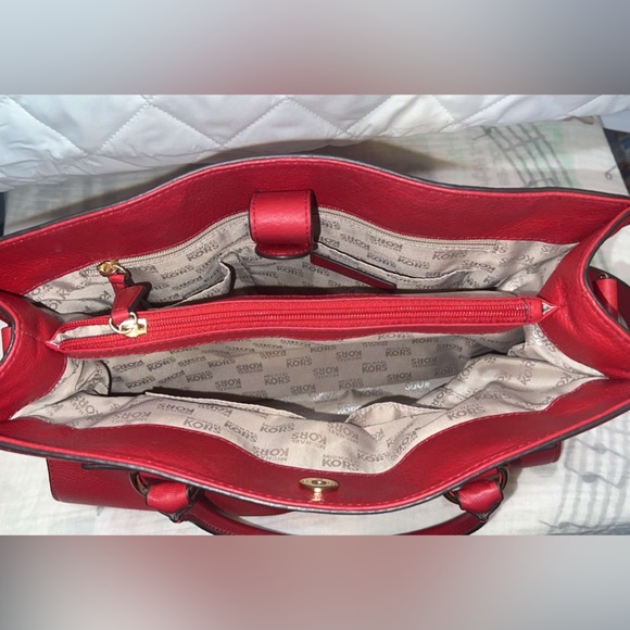Red leather Michael Kors purse with crossbody strap - Picture 6 of 6